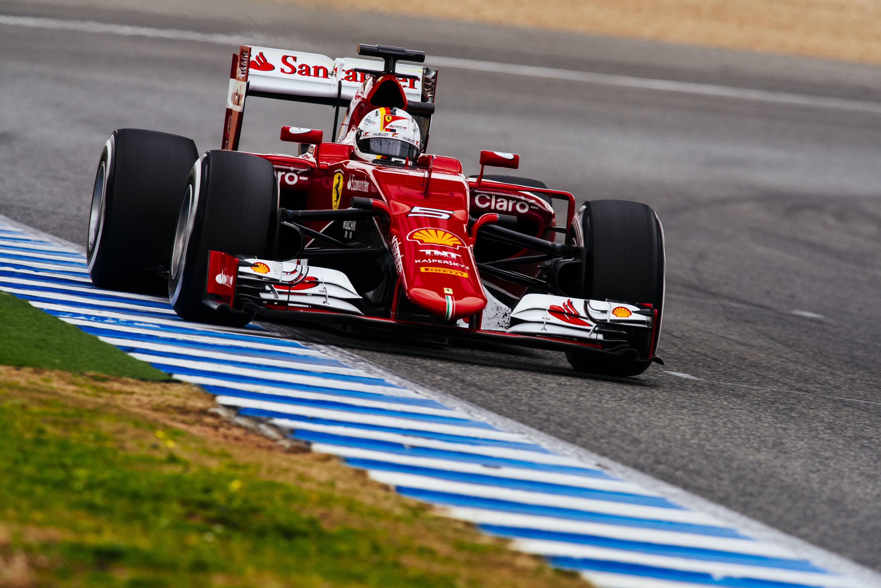 La nuova Ferrari SF15-T durante i primi test del Mondiale di F1 a Jerez de la Frontera in Spagna 