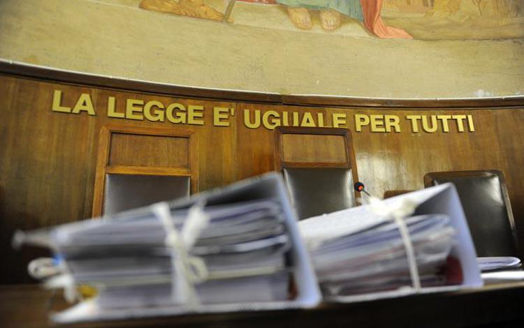 Perugia: aggredisce agente penitenziaria in tribunale