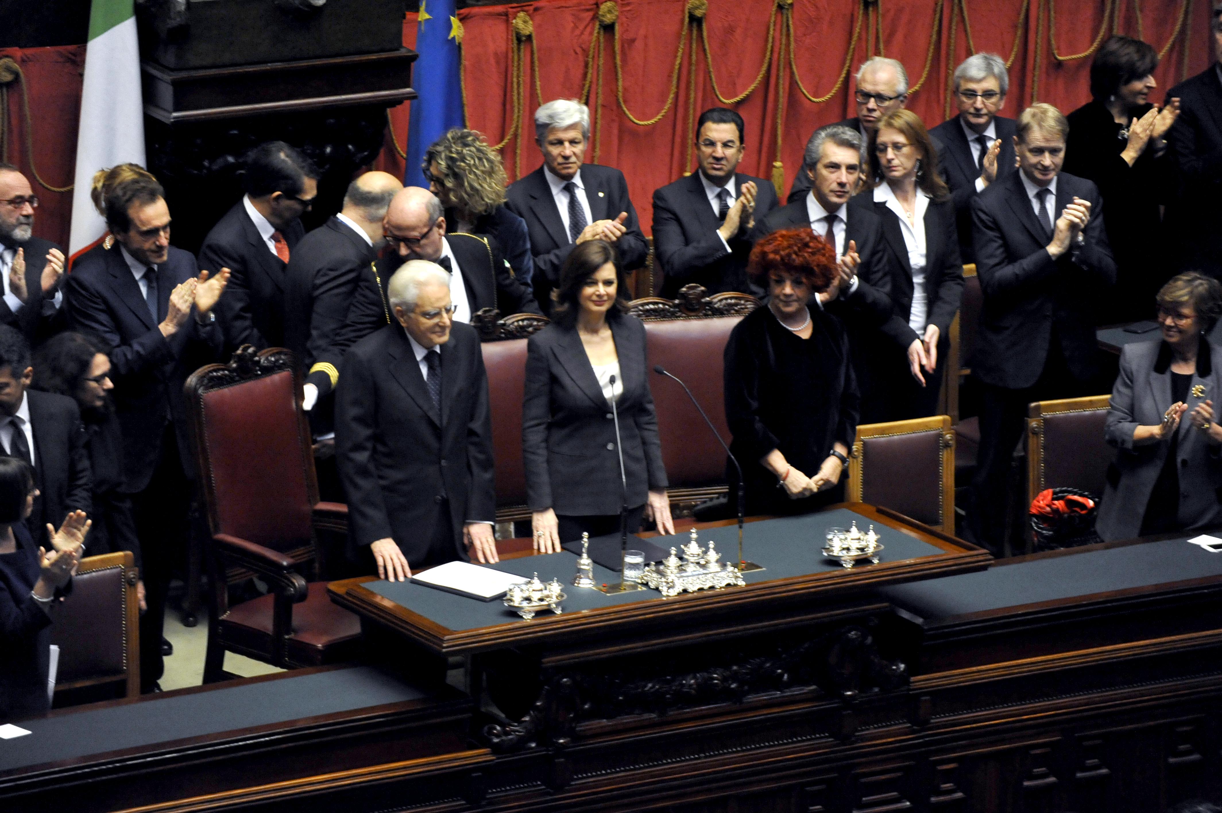 Affianco alla presidente della Camera Laura Boldrini e alla vice presidente del Senato Valeria Fedeli (foto Adnkronos/Cristiano Camera)