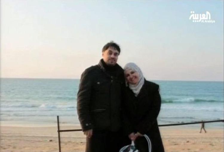 Dalia Shurab e Rashid Fadda, nell'unica foto che sono riusciti a scattare insieme - Da un servizio di al-Arabiya
