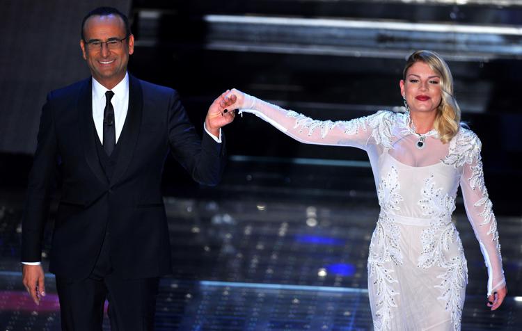 Carlo Conti ed Emma Marrone durante la prima serata del Festival di Sanremo 2015 (foto Infophoto) - INFOPHOTO
