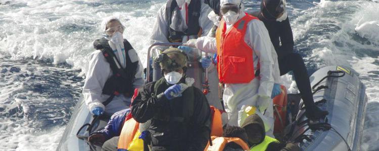 Lampedusa, 29 morti assiderati. Procura apre inchiesta Il medico dell'isola: 