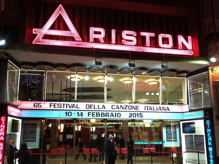 L'ingresso del Teatro Ariston di Sanremo (foto Adnkronos)