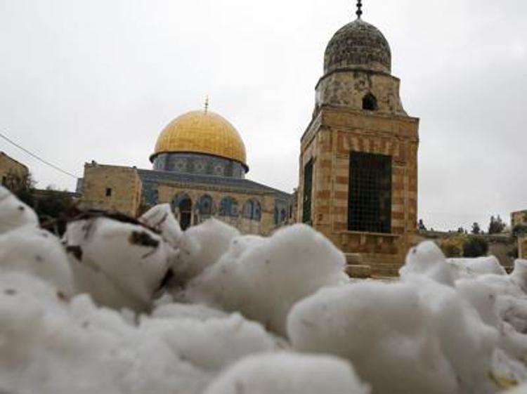 Israele: ondata di maltempo nel paese, imbiancata Gerusalemme