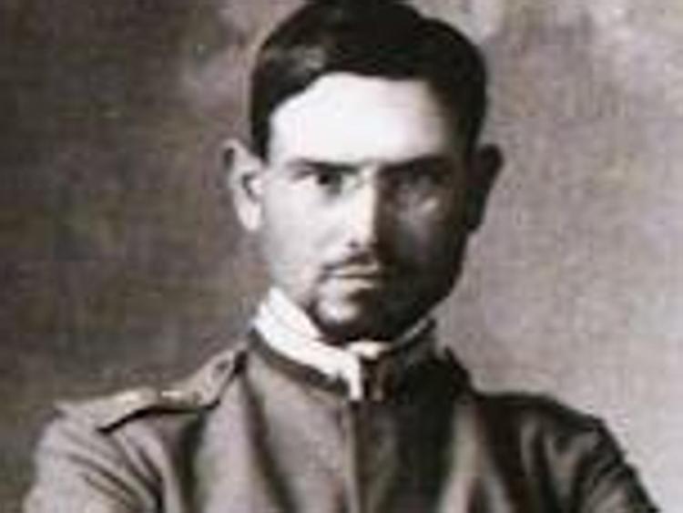 Emilio Lussu in divisa, negli anni della Grande Guerra (foto da Wikipedia)