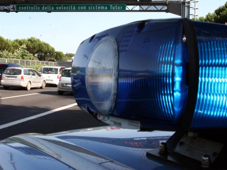 Frosinone: furti nelle auto nelle aree di servizio su A1, 3 arresti