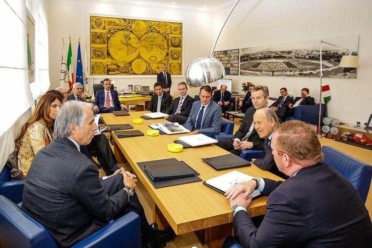 Il presidente della Federgolf Franco Chimenti e il presidente del Coni Giovanni Malagò con la commissione per la Ryder Cup