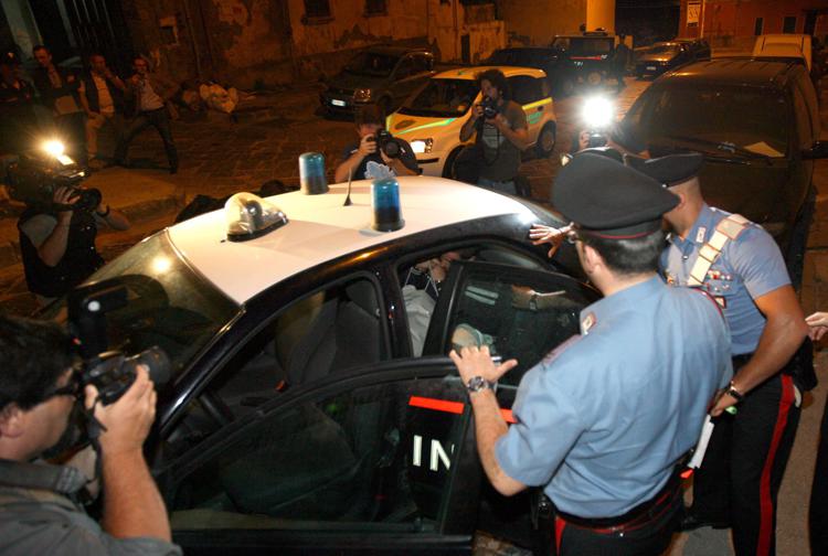 Varese: pregiudicato chiede di essere arrestato, poi spara ai carabinieri