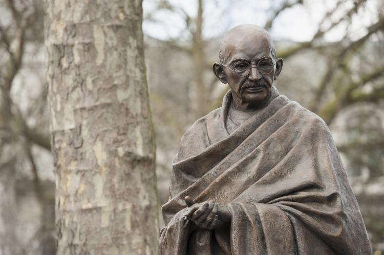 La statua di Gandhi - (Foto AFP)