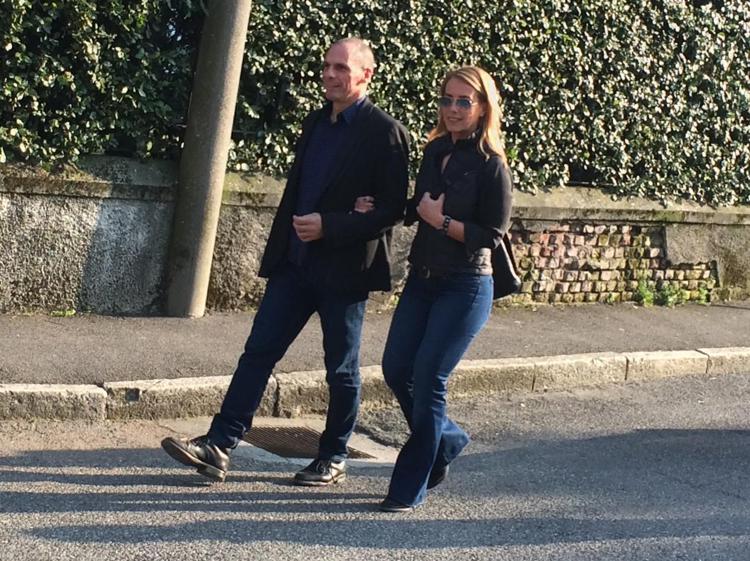 Yanis Varoufakis e la moglie Danae Stratou