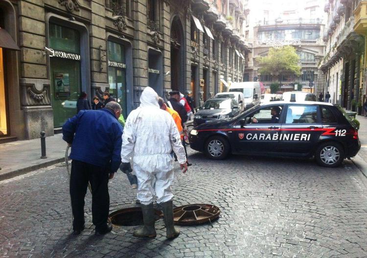 Napoli: in azione banda del buco, sventata rapina in gioielleria