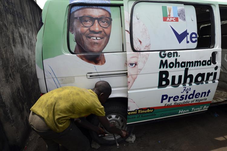Camioncino della campagna di Muhammadu Buhari  - (foto Afp)