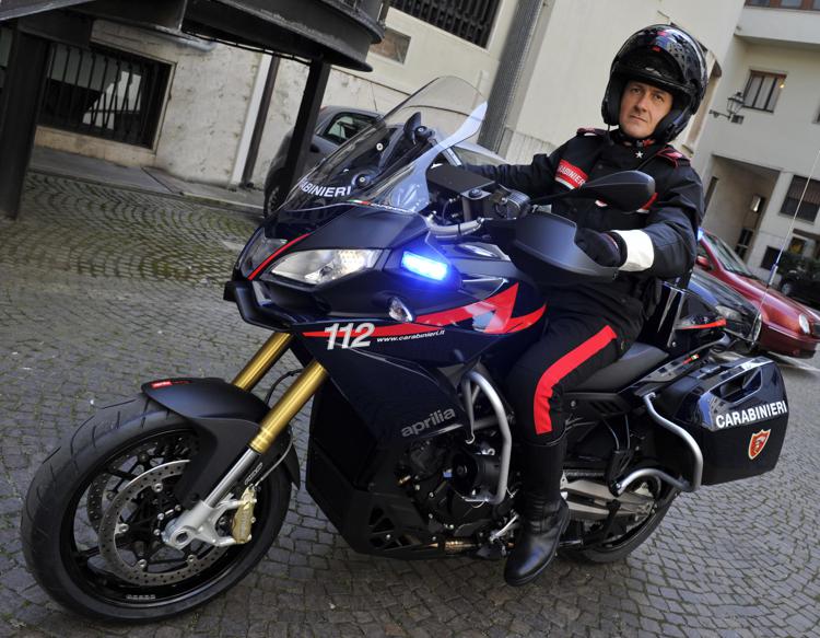 Carabinieri: presentato prototipo moto Aprilia Caponord con i colori dell'Arma