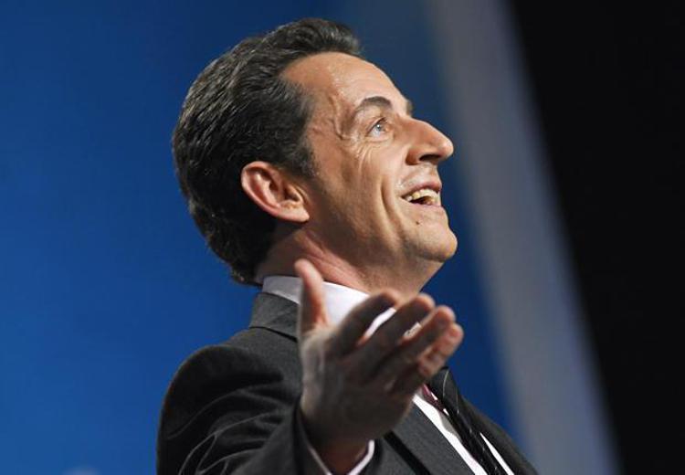 Francia, il ritorno di Sarkozy frena Marine Le Pen. Valls chiede appoggio Ump al ballottaggio