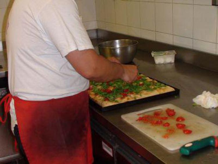 Lavoro: corsi gratuiti per pizzaioli baristi e parrucchieri