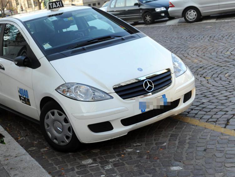 Roma: aggressione ad anziano, denunciato tassista