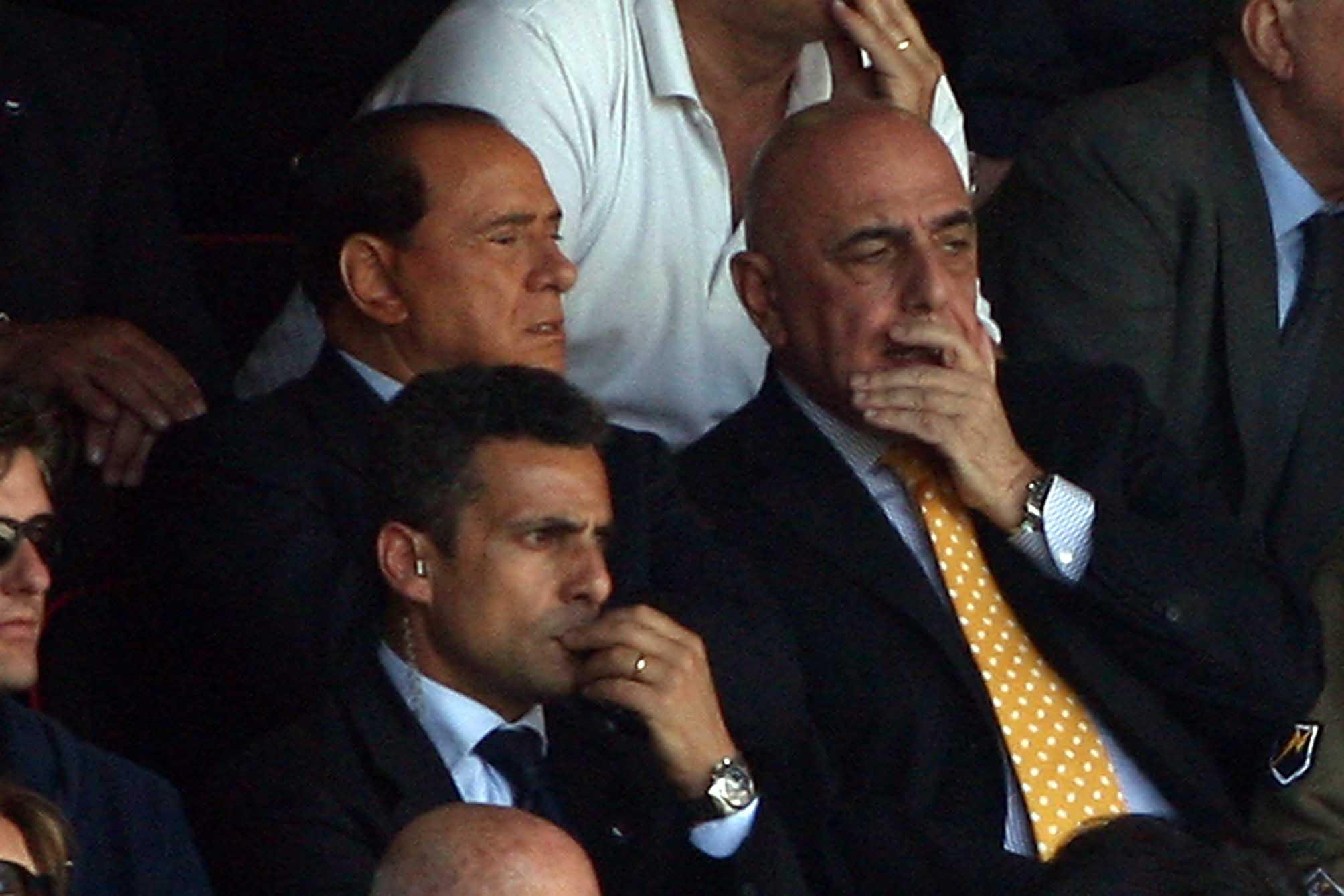 Silvio Berlusconi in tribuna con l'amministratore delegato Adriano Galliani, al suo fianco dal 1986