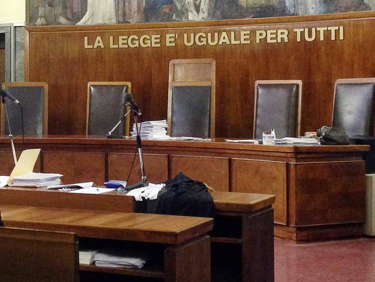 Napoli: seviziato con compressore, condanna a 12 anni di reclusione