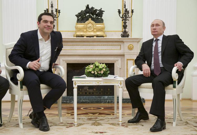 Alexei Tsipras e Vladimir Putin all'inizio del loro incontro - (Afp)