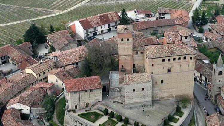 Il Castello di Serralunga d'Alba riapre al pubblico dopo la pausa invernale