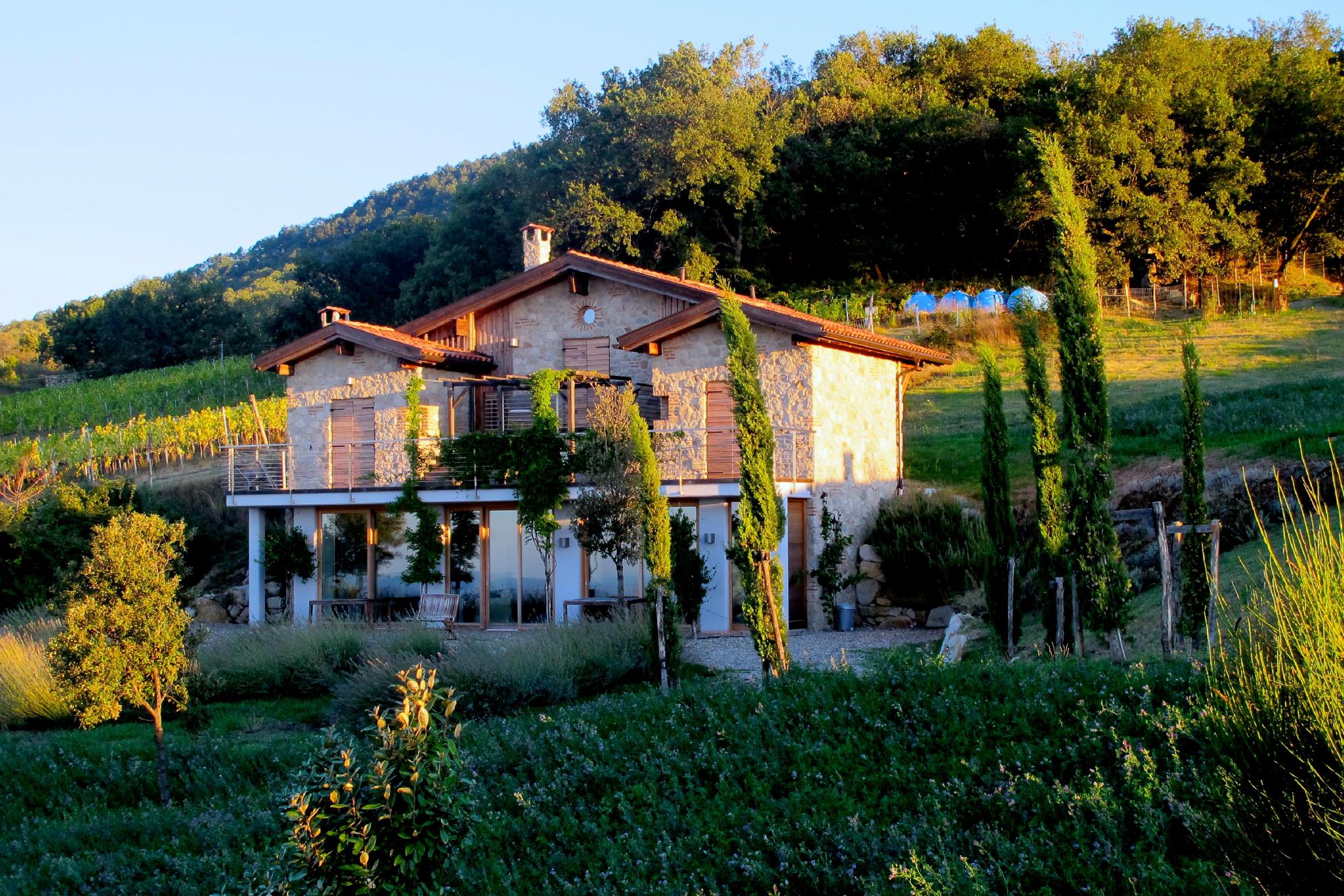 Valdonica Winery & Vineyard Residence, Sassofortino (Gr)