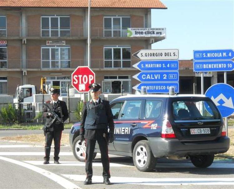 Benevento: lite nel traffico, accoltellati padre e figlio