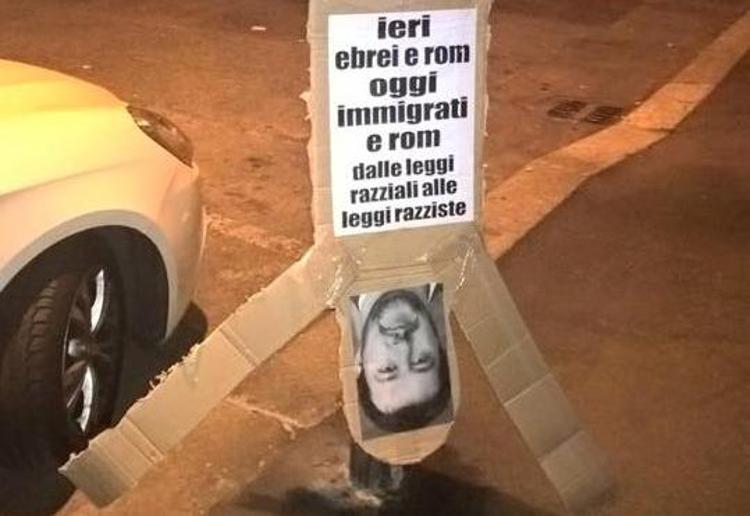 25 aprile: sagome capovolte di Renzi, Salvini e Fassino a Torino