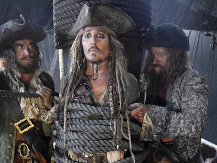 Johnny Depp nei panni di Jack Sparrow (foto postata su Twitter da Jerry Bruckheimer)