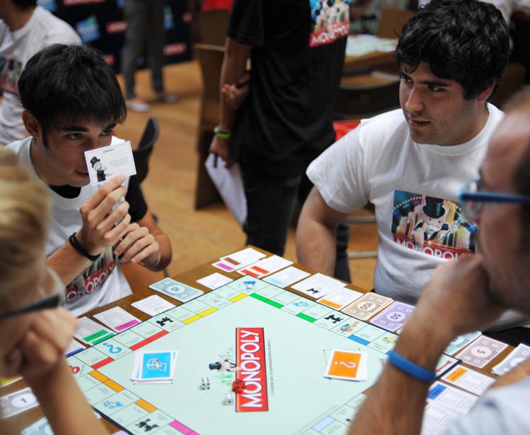Un 'match' di preparazione al campionato italiano di Monopoly