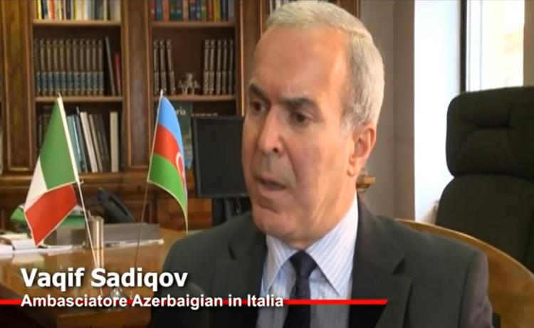 L'ambasciatore dell'Azerbaigian Vaqif Sadiqov 