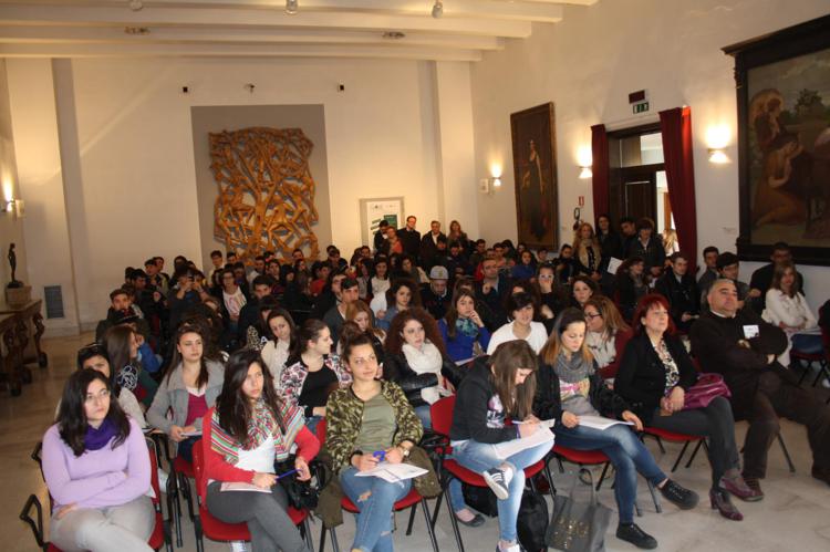 Professioni: Esr, apre in Italia unica scuola per consulenti immagine