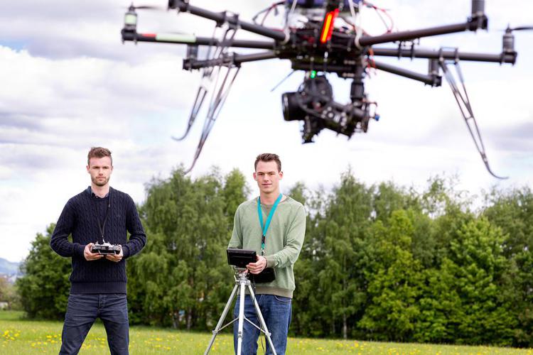 Lavoro: al 'Drone job day' si cerca con i robot volanti