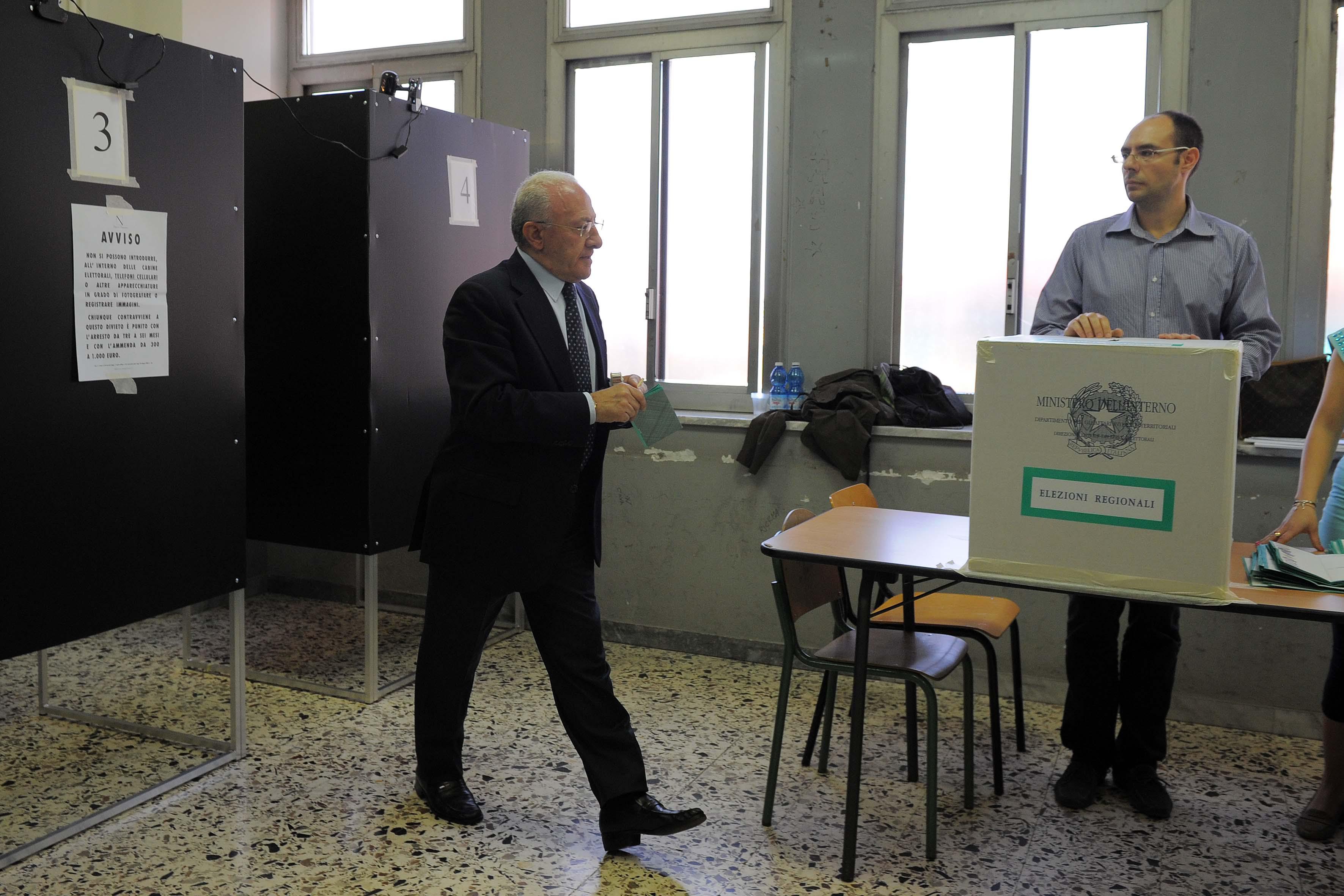  Il candidato del centrosinistra alla Presidenza della Regione Campania, Vincenzo De Luca