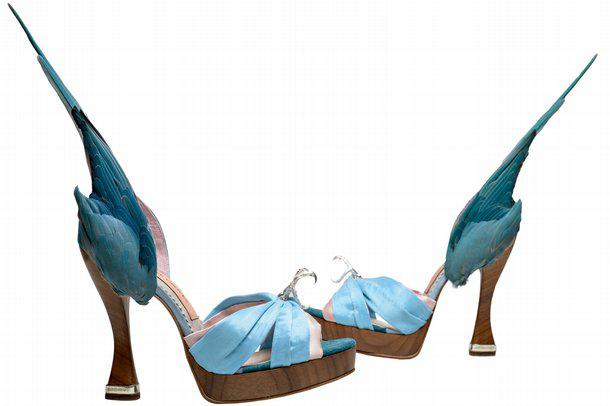 Le 'Parakeet' shoes di Caroline Groves