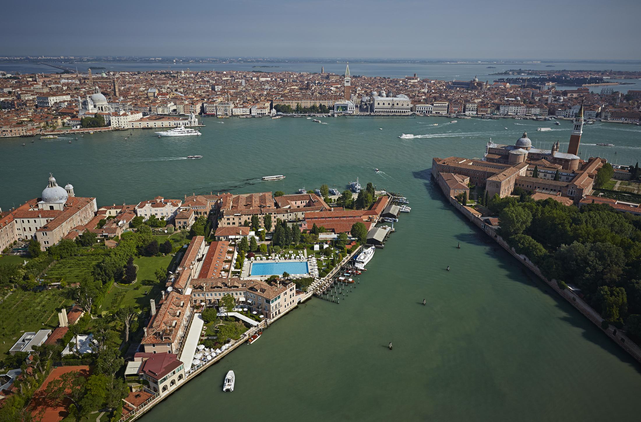 Vista aerea del Belmond Hotel Cipriani, copyright Tyson Sadloani