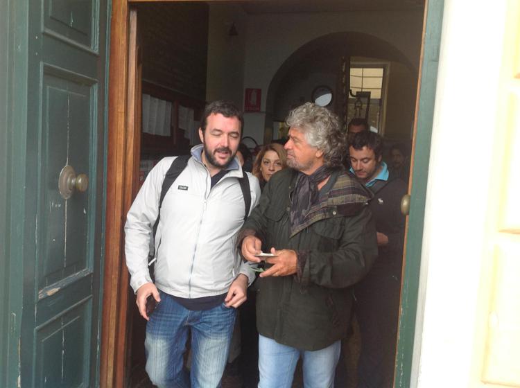 Regionali: Grillo vota a Genova, ho una buona scorta di Maalox