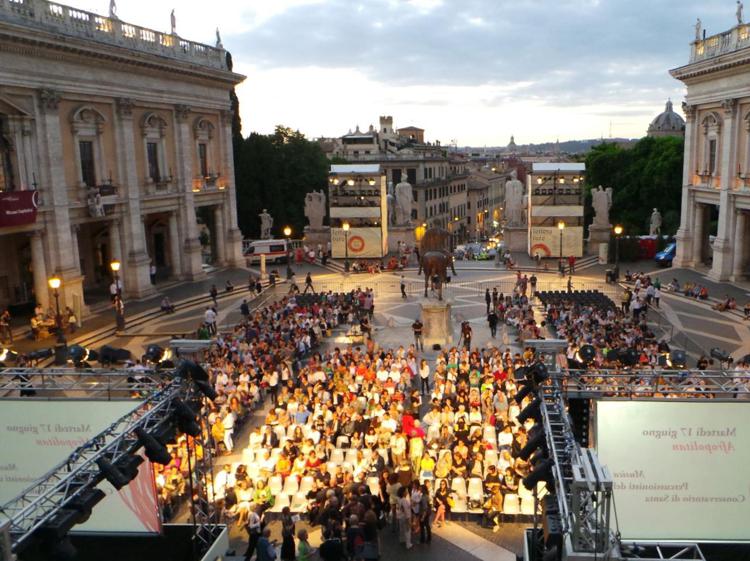 Una delle serate  in Piazza del Campidoglio della scorsa edizione di 'Letterature' (Foto Gianpietro Leonardi) - GIANPIETRO LEONARDI