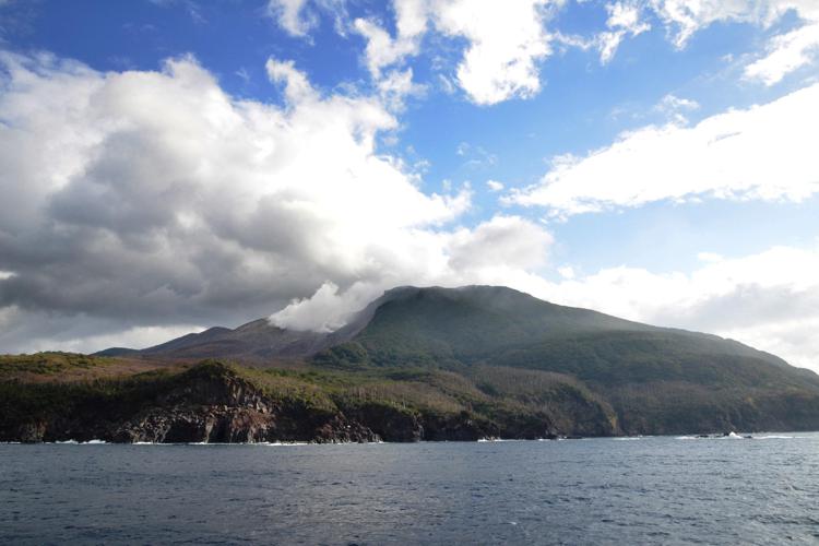 L'isola di Kuchinoerabu dove si trova il vulcano Shindake in Giappone (Afp) - AFP