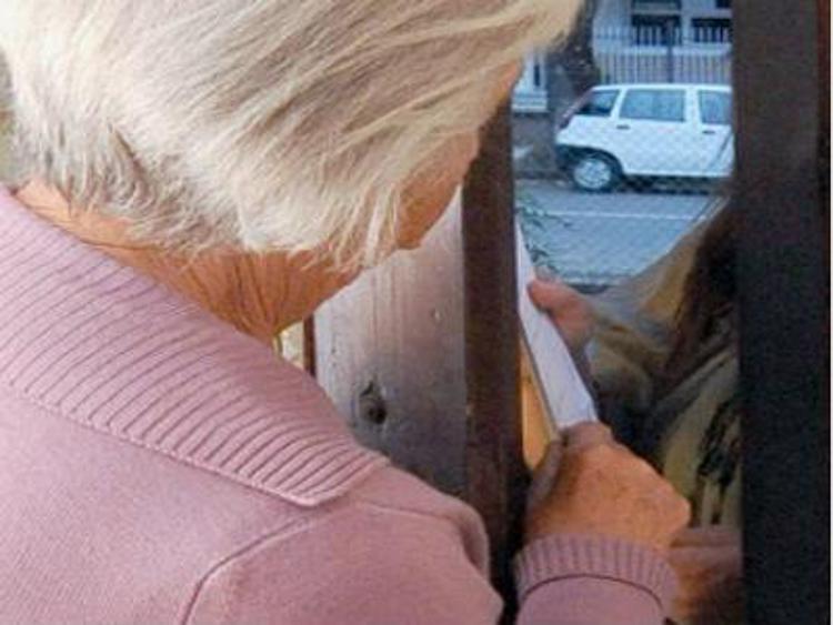 Torino: sottraggono 10mila euro ad anziana per aspirapolvere, condannati truffatori