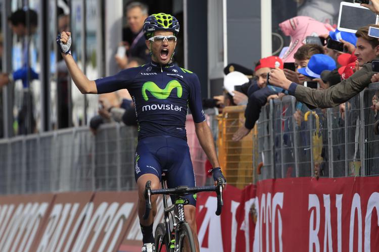Lo spagnolo Benat Intxausti (Movistar) all'arrivo di Campitello Matese, vincitore dell'ottava tappa del Giro d'Italia (Foto Afp) - AFP