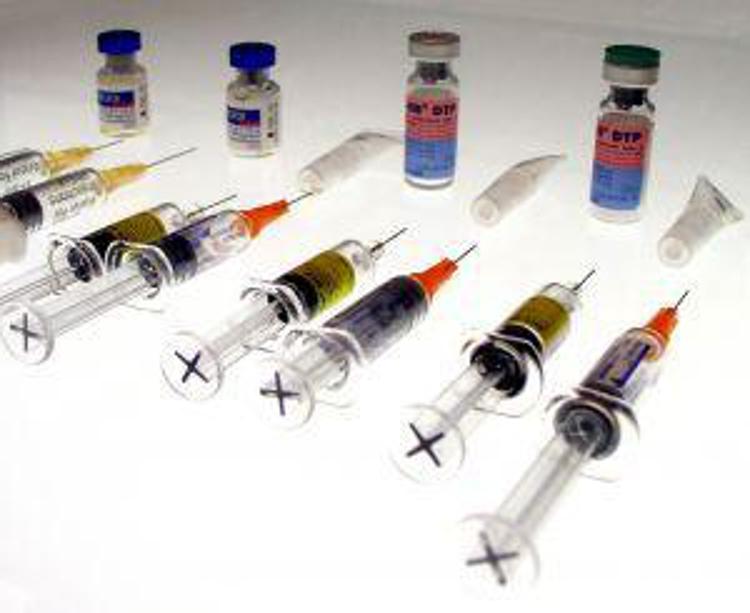 Vaccini: Rappuoli, errori di comunicazione anche da comunità scientifica