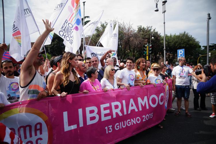 Roma: Gay center, 'siete malati', insulti a tre ragazzi su pullman