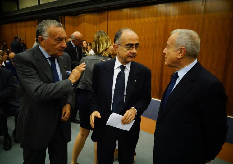 Da sinistra Giuseppe Marra, Giancarlo Leone e Gianni Letta alla presentazione del Premio Biagio Agnes 2015 (Foto Adnkronos)