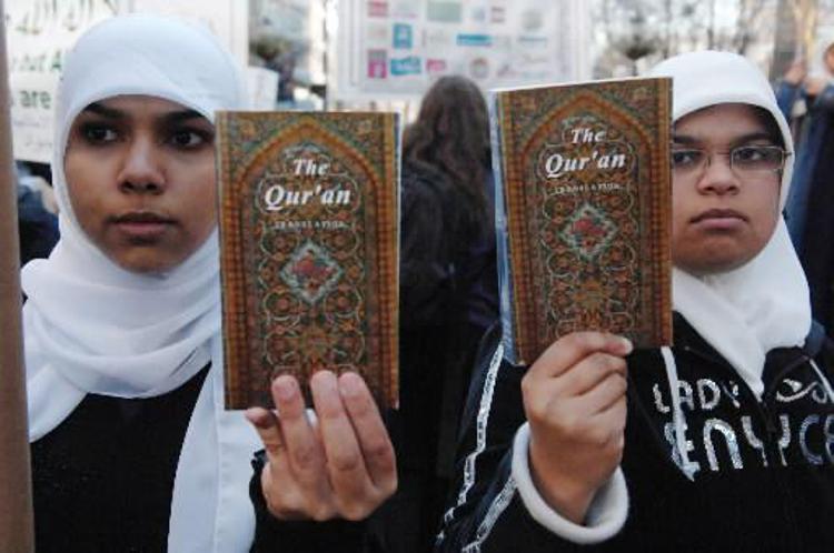 Terrorismo: Is lancia concorso su Corano, donne in premio a vincitori