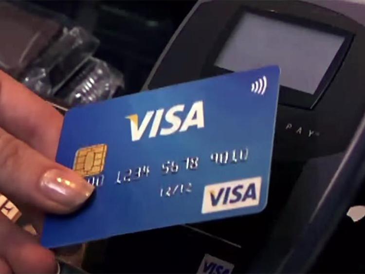 Una carta Visa contactless