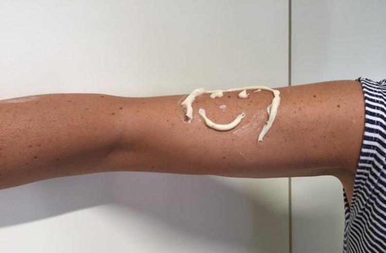 'Tattoo' con scottatura solare moda pericolosa, medici bocciano mania Usa