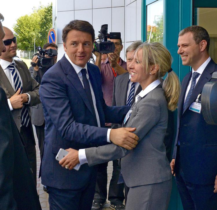 Il premier Matteo Renzi e il presidente di Menarini Lucia Aleotti