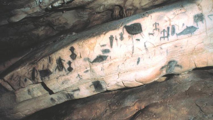 A Levanzo nella Grotta del Genovese alla scoperte di graffiti e pitture rupestri