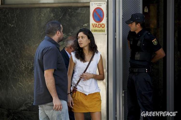 Greenpeace: indagata in Spagna attivista italiana contro le trivelle