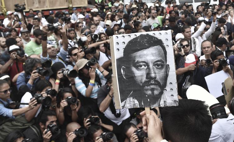 Manifestazione in Messico per Ruben Espinosa (Afp)